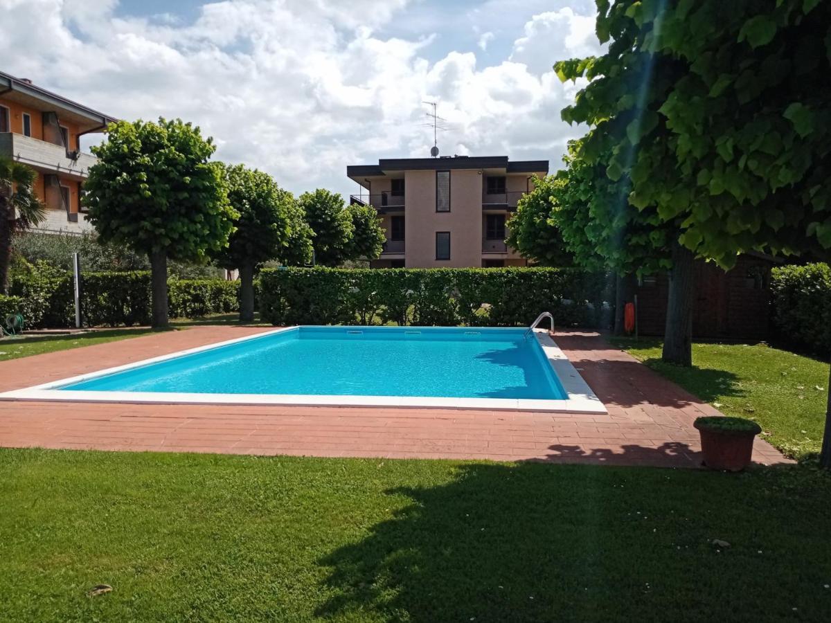 Casa Lugana 15 - Monolocale Con Piscina Fronte Lago Сирмионе Экстерьер фото