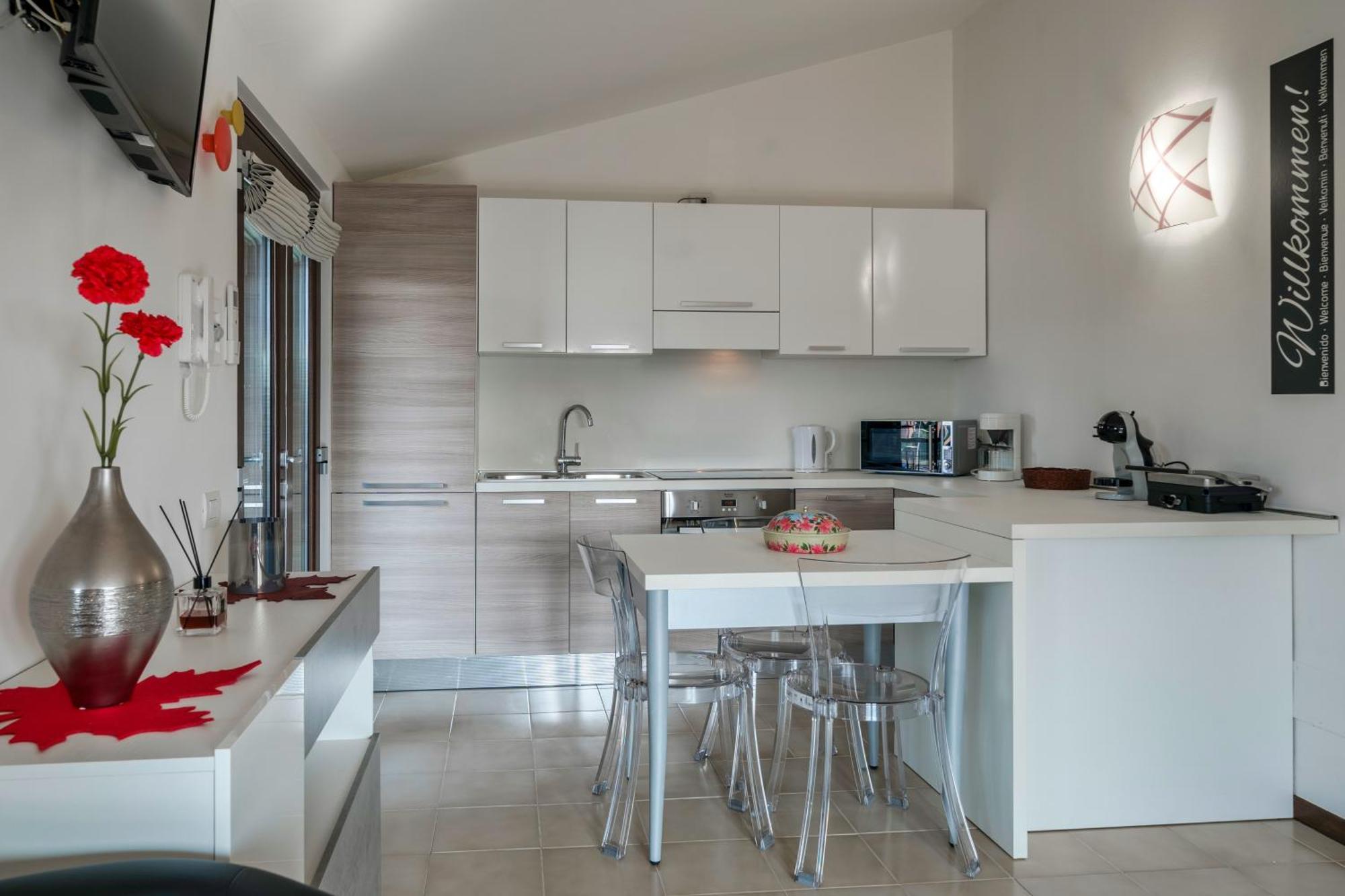 Casa Lugana 15 - Monolocale Con Piscina Fronte Lago Сирмионе Экстерьер фото