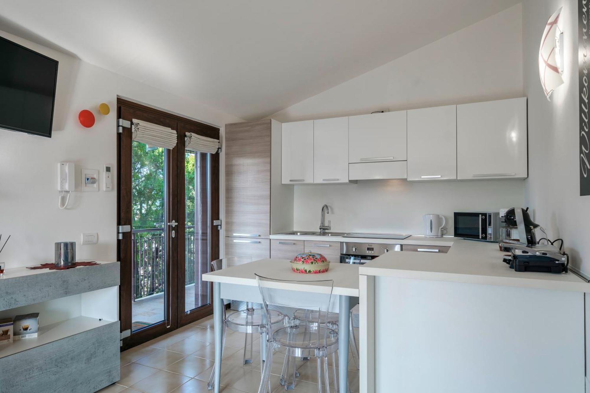 Casa Lugana 15 - Monolocale Con Piscina Fronte Lago Сирмионе Экстерьер фото