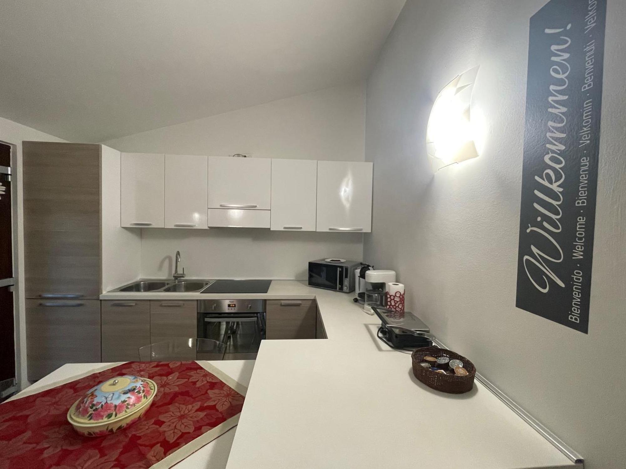 Casa Lugana 15 - Monolocale Con Piscina Fronte Lago Сирмионе Экстерьер фото